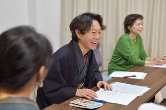 南青山の大人英会話クラスの体験レッスン風景